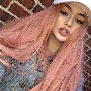 Kyrssma pink wig